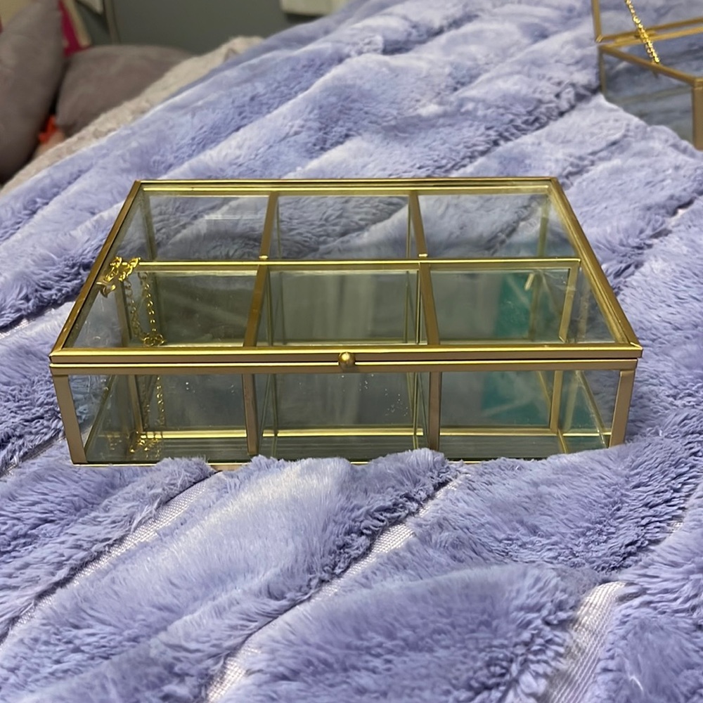 Jewelery box with compartments